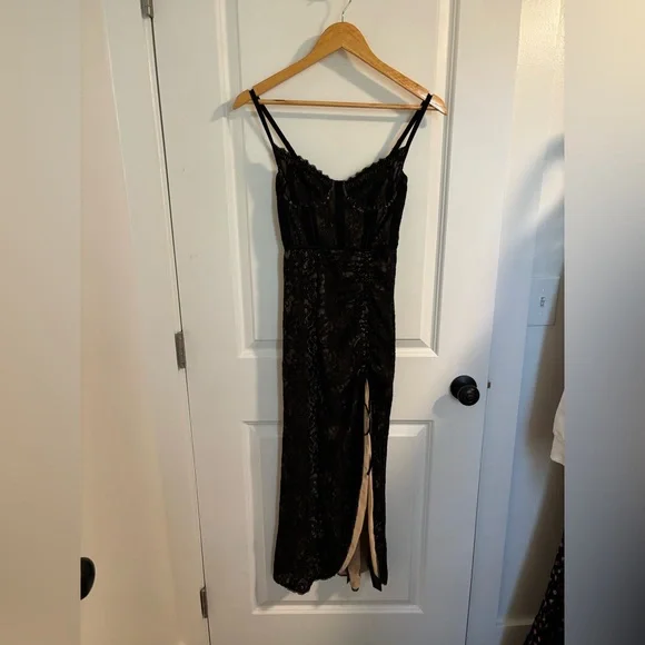 URBAN OUTFITTERS Angelica Corset Midi Dress Black Lace Front Slit Size Small - Picture 5 of 13